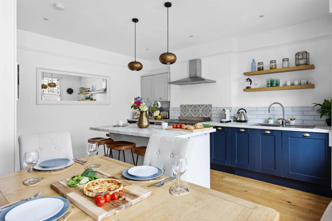 Flat 2 Fairfax Place - Modern Stylish Flat With Plenty Of Charm In Central Dartmouth Bagian luar foto