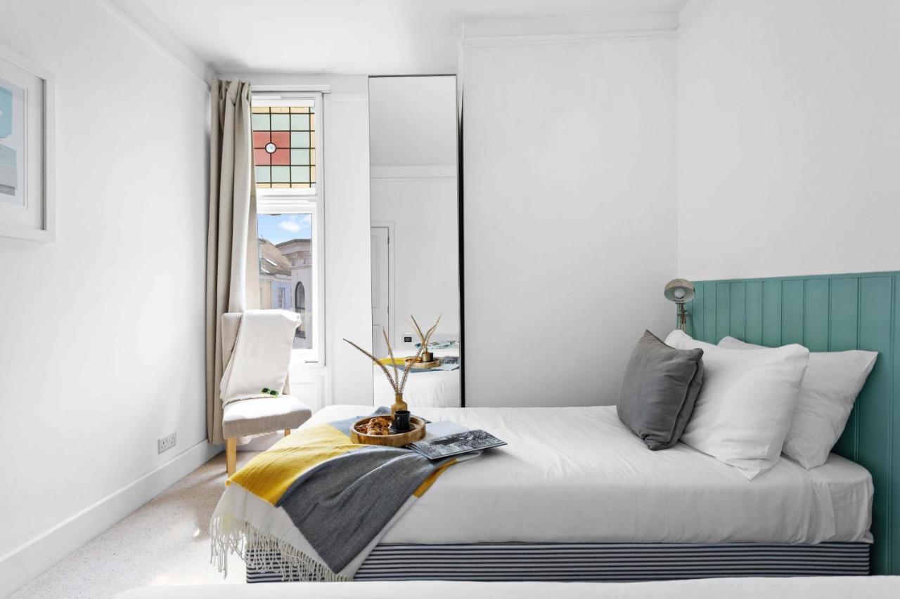 Flat 2 Fairfax Place - Modern Stylish Flat With Plenty Of Charm In Central Dartmouth Bagian luar foto